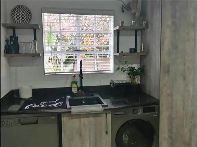 2 Bedroom Property for Sale in Erasmuskloof Gauteng