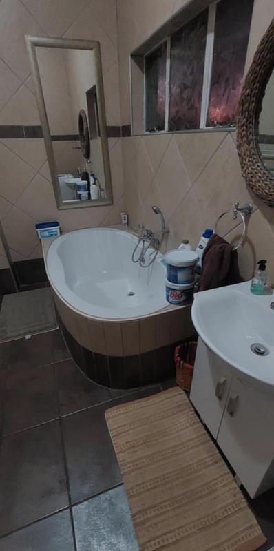 5 Bedroom Property for Sale in Walkerville Gauteng