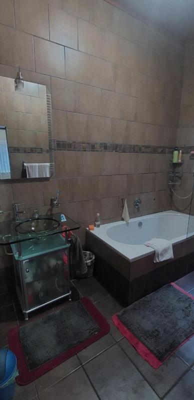 5 Bedroom Property for Sale in Walkerville Gauteng