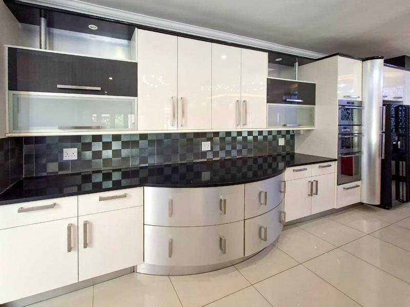 To Let 4 Bedroom Property for Rent in Midstream Estate Gauteng