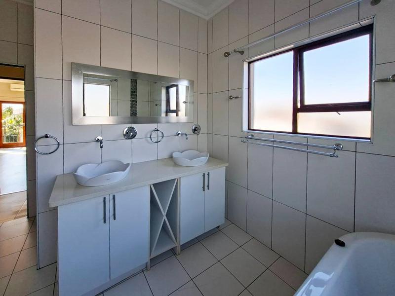 To Let 4 Bedroom Property for Rent in Midstream Estate Gauteng