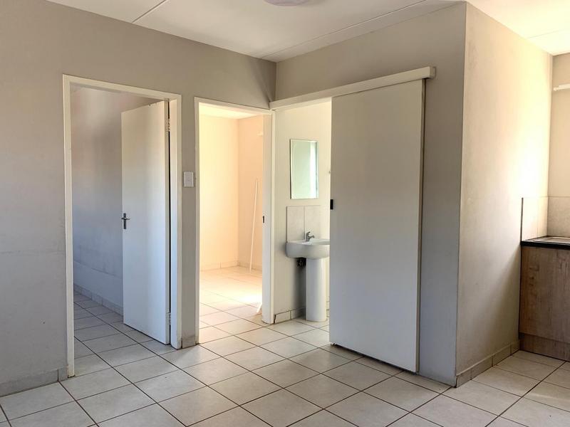 To Let 2 Bedroom Property for Rent in Kenleaf Gauteng