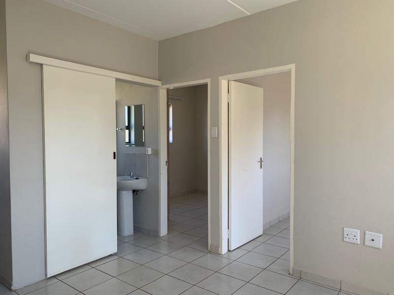 2 Bedroom Property for Sale in Kenleaf Gauteng