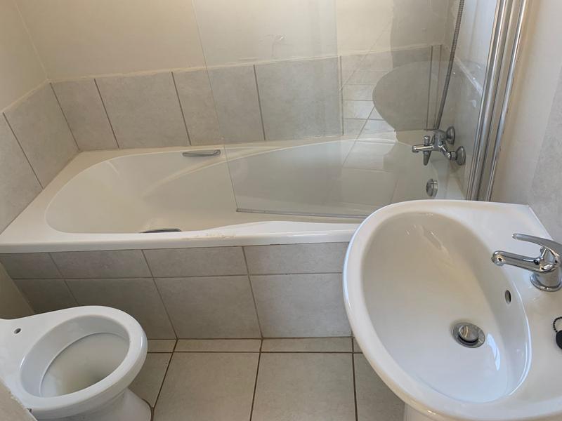 2 Bedroom Property for Sale in Kenleaf Gauteng