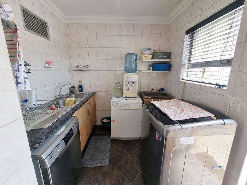 To Let 4 Bedroom Property for Rent in Midstream Estate Gauteng
