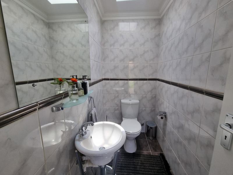 To Let 4 Bedroom Property for Rent in Midstream Estate Gauteng