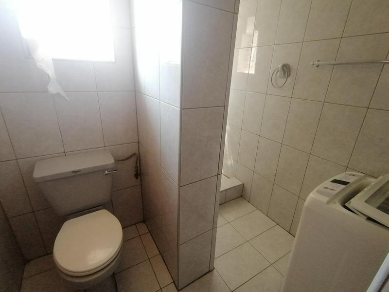 To Let 2 Bedroom Property for Rent in Florida North Gauteng