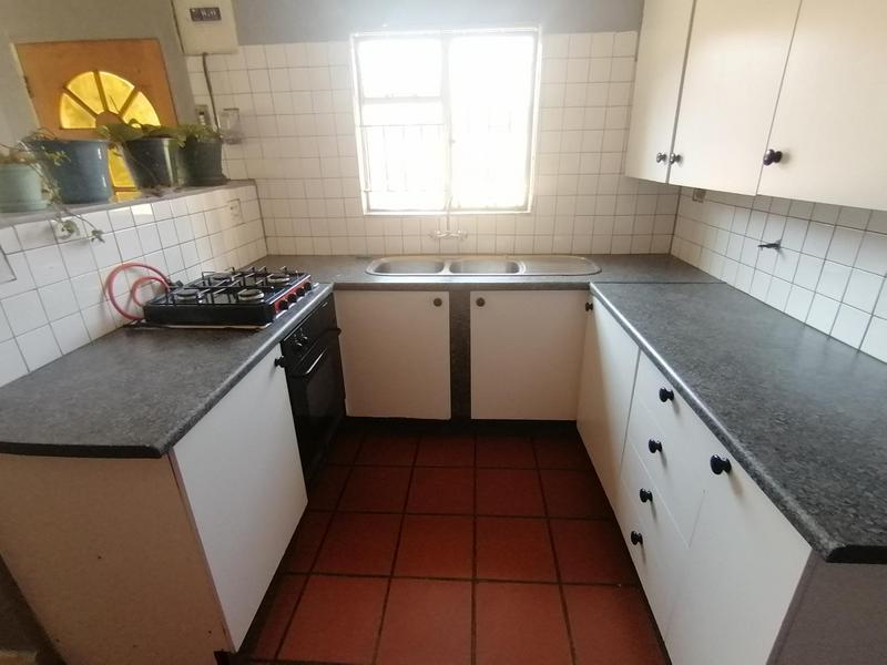 To Let 2 Bedroom Property for Rent in Florida North Gauteng