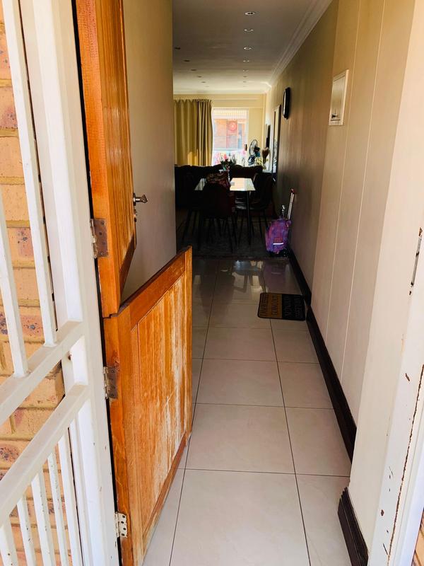 To Let 3 Bedroom Property for Rent in Die Hoewes Gauteng