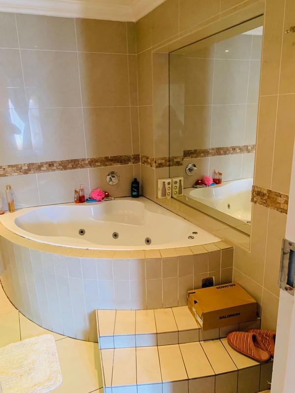 To Let 3 Bedroom Property for Rent in Die Hoewes Gauteng