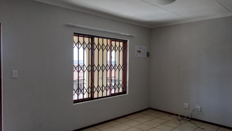 2 Bedroom Property for Sale in Noordwyk Gauteng