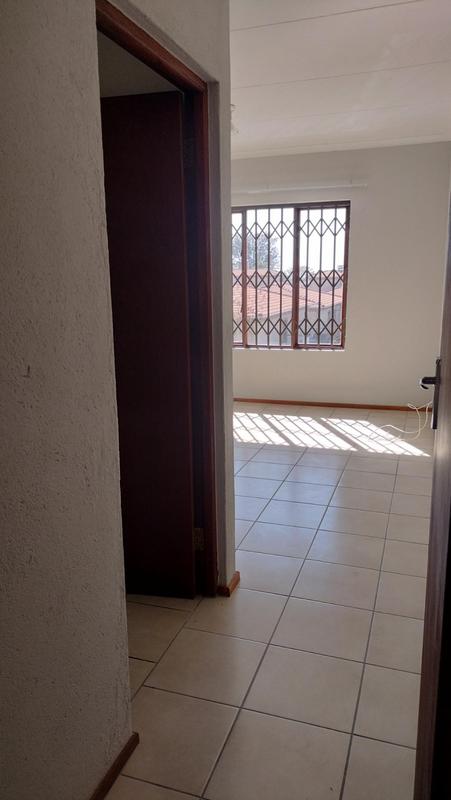 2 Bedroom Property for Sale in Noordwyk Gauteng