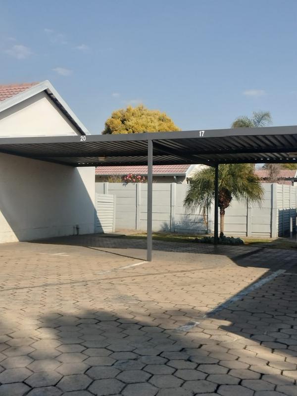 2 Bedroom Property for Sale in Rooihuiskraal North Gauteng
