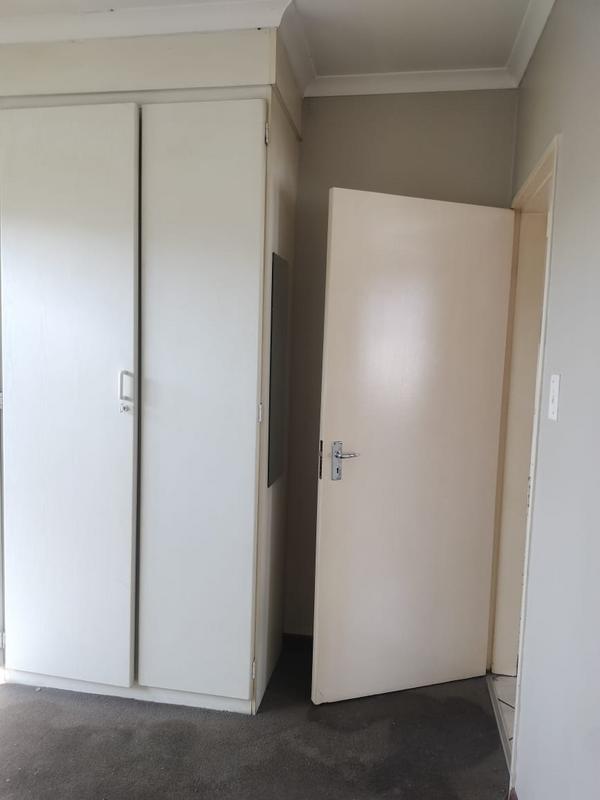 2 Bedroom Property for Sale in Rooihuiskraal North Gauteng