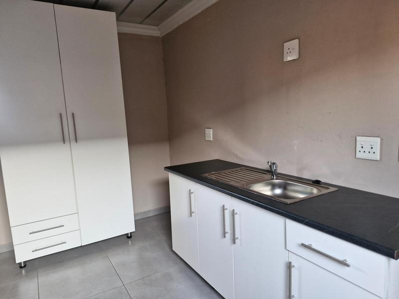 To Let 1 Bedroom Property for Rent in Tembisa Gauteng