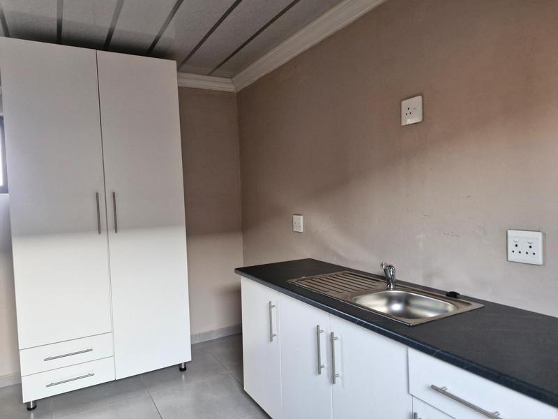 To Let 1 Bedroom Property for Rent in Tembisa Gauteng