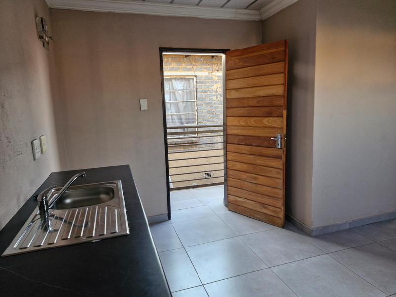 To Let 1 Bedroom Property for Rent in Tembisa Gauteng