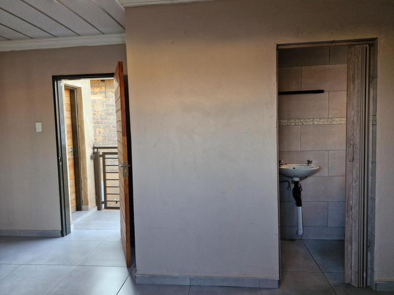 To Let 1 Bedroom Property for Rent in Tembisa Gauteng