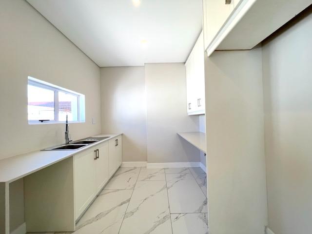 To Let 4 Bedroom Property for Rent in Morningside Gauteng