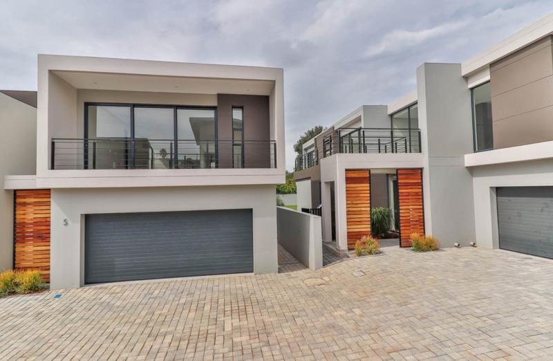 To Let 4 Bedroom Property for Rent in Rivonia Gauteng