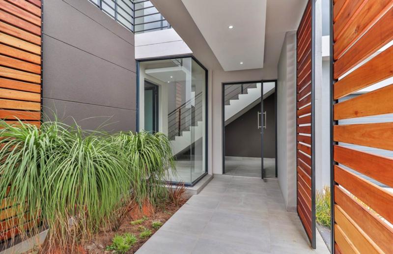 To Let 4 Bedroom Property for Rent in Rivonia Gauteng