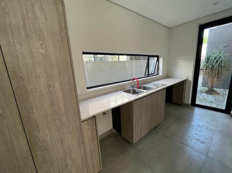 To Let 4 Bedroom Property for Rent in Rivonia Gauteng