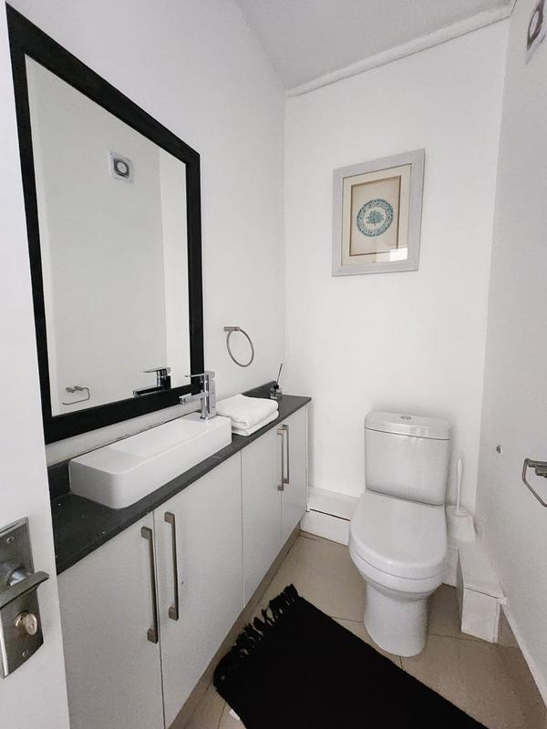 To Let 2 Bedroom Property for Rent in Sandhurst Gauteng
