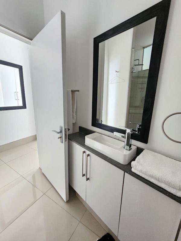 To Let 2 Bedroom Property for Rent in Sandhurst Gauteng