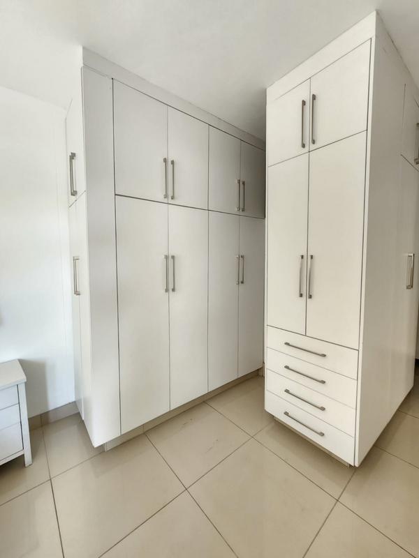 To Let 2 Bedroom Property for Rent in Sandhurst Gauteng
