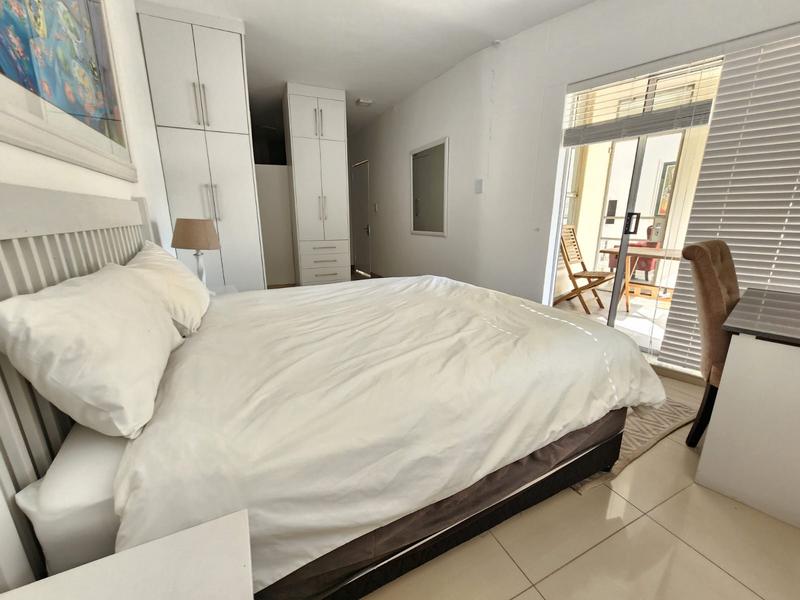 To Let 2 Bedroom Property for Rent in Sandhurst Gauteng