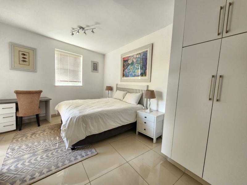 To Let 2 Bedroom Property for Rent in Sandhurst Gauteng