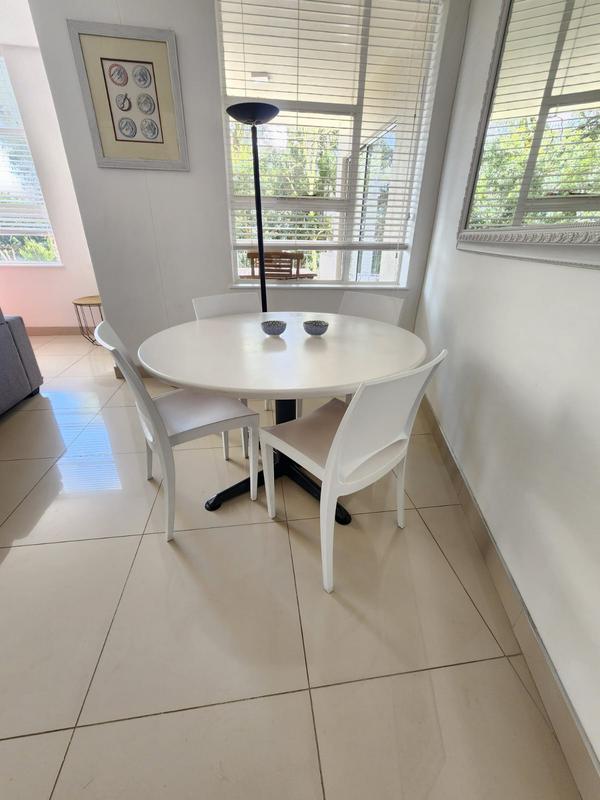 To Let 2 Bedroom Property for Rent in Sandhurst Gauteng