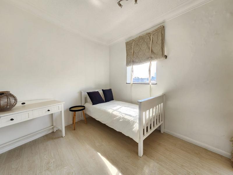 To Let 2 Bedroom Property for Rent in Sandhurst Gauteng
