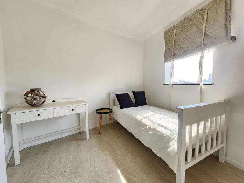 To Let 2 Bedroom Property for Rent in Sandhurst Gauteng