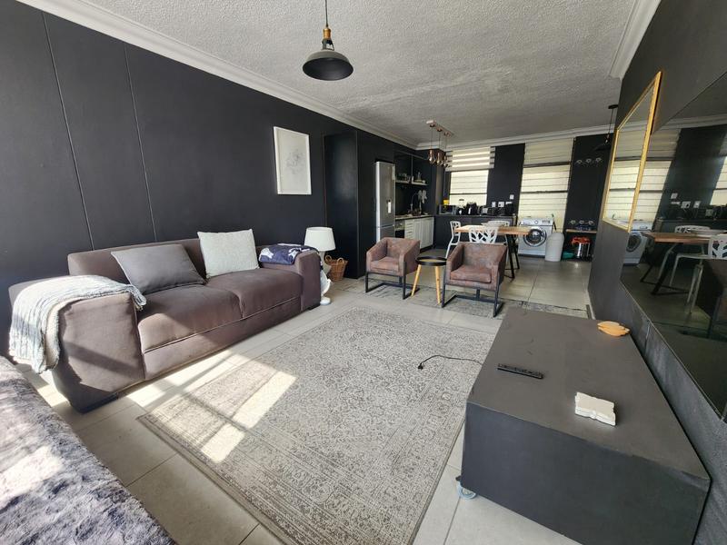 To Let 2 Bedroom Property for Rent in Sandhurst Gauteng