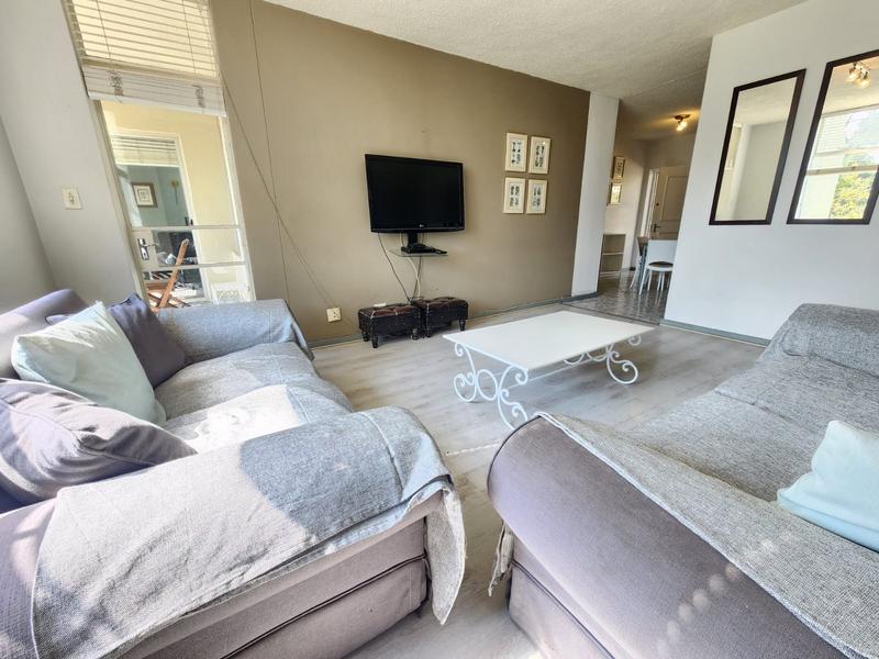 To Let 1 Bedroom Property for Rent in Sandhurst Gauteng
