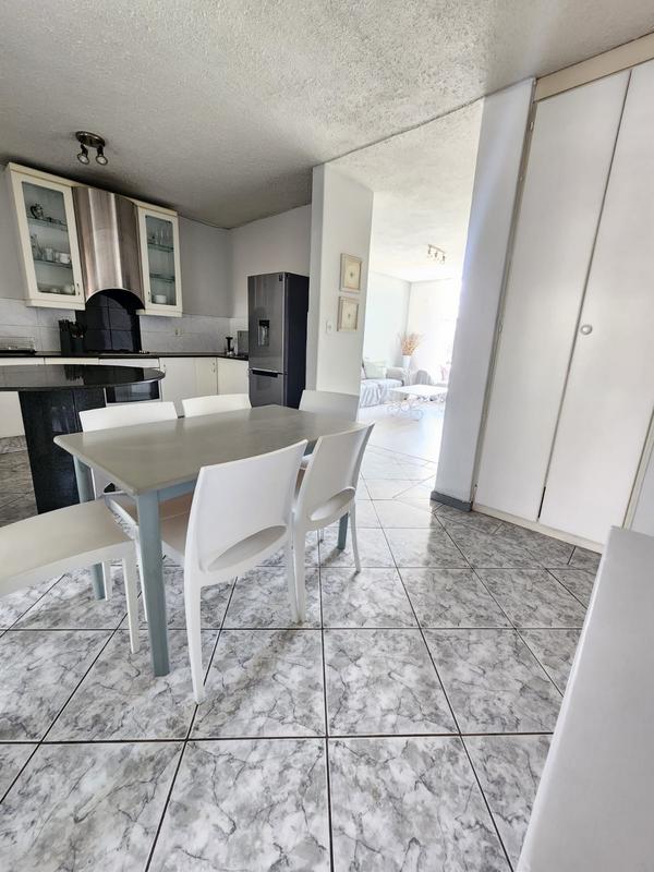 To Let 1 Bedroom Property for Rent in Sandhurst Gauteng