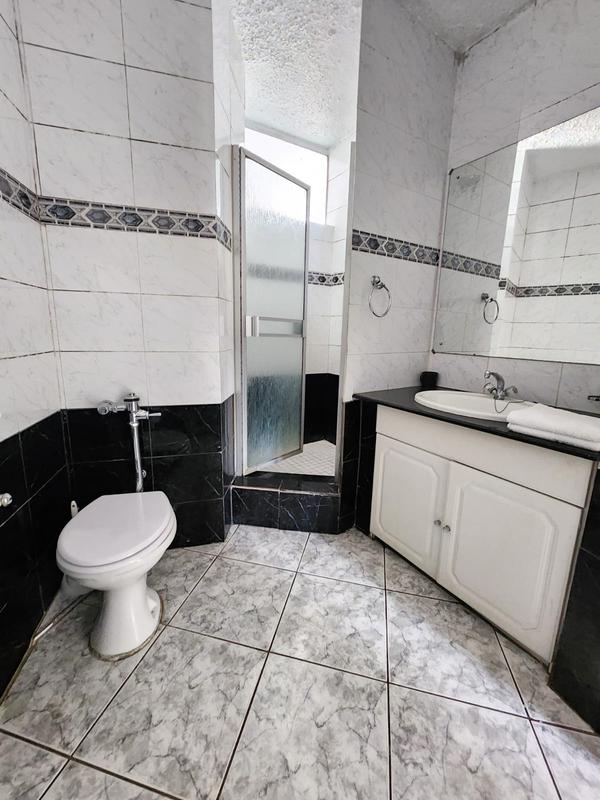 To Let 1 Bedroom Property for Rent in Sandhurst Gauteng