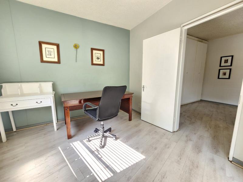To Let 1 Bedroom Property for Rent in Sandhurst Gauteng