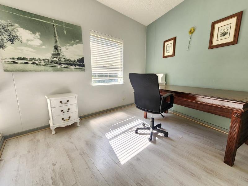 To Let 1 Bedroom Property for Rent in Sandhurst Gauteng