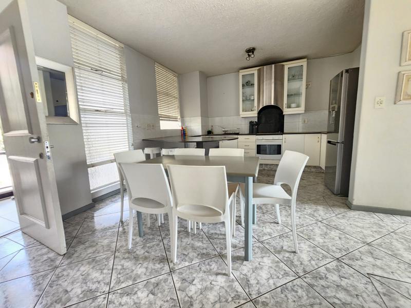 To Let 1 Bedroom Property for Rent in Sandhurst Gauteng