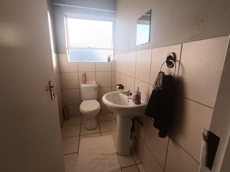 To Let 2 Bedroom Property for Rent in Selection Park Gauteng