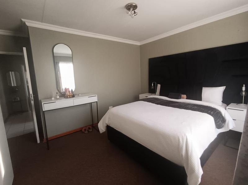To Let 2 Bedroom Property for Rent in Selection Park Gauteng
