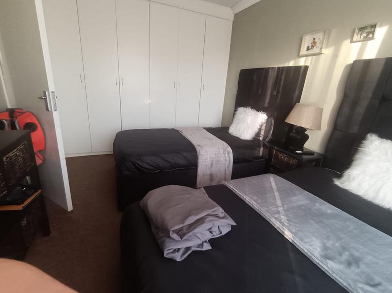 To Let 2 Bedroom Property for Rent in Selection Park Gauteng