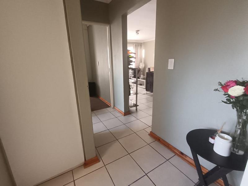 To Let 2 Bedroom Property for Rent in Selection Park Gauteng