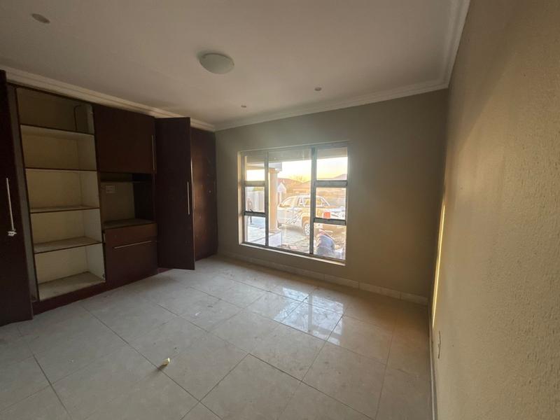3 Bedroom Property for Sale in Birch Acres Gauteng