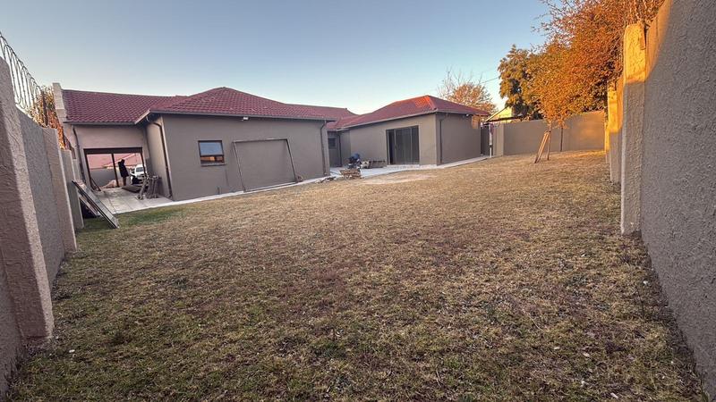 3 Bedroom Property for Sale in Birch Acres Gauteng