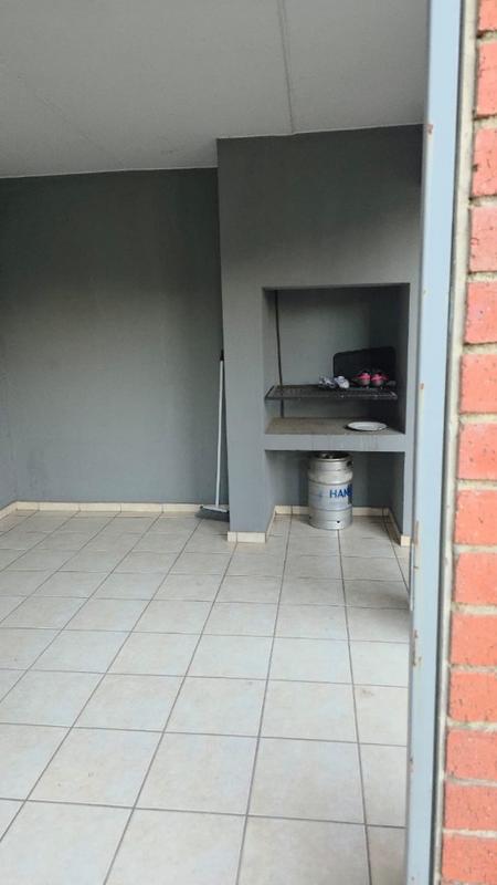 2 Bedroom Property for Sale in Birchleigh Gauteng