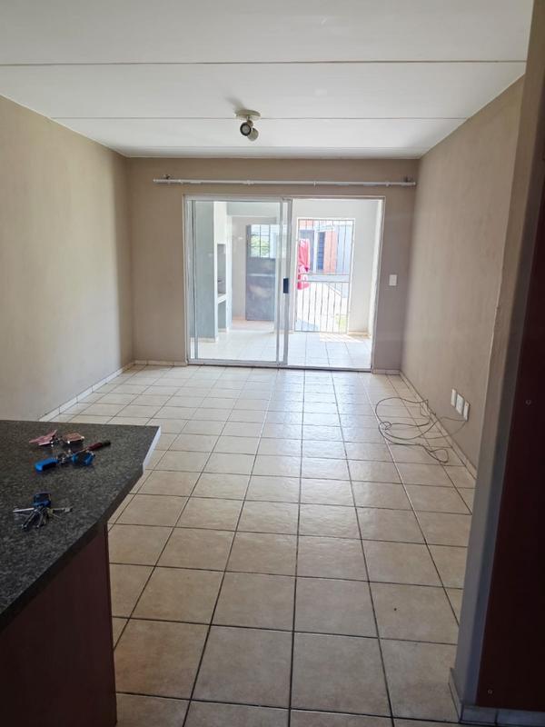 2 Bedroom Property for Sale in Birchleigh Gauteng