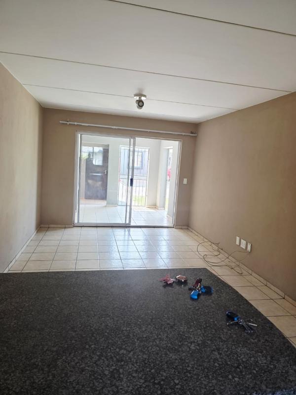 2 Bedroom Property for Sale in Birchleigh Gauteng